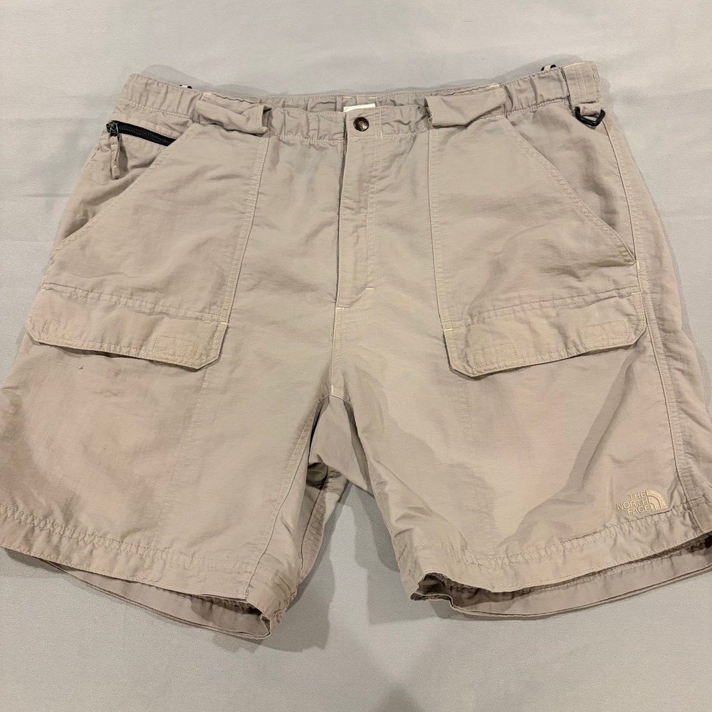 The North Face Mens XL Light Grey Nylon Cargo Hiking Shorts Utility Outdoor